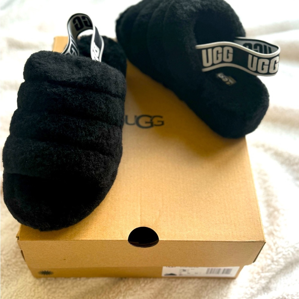 Brand new Ugg Slippers size women’s 5, box included.